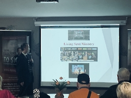 Dr. Wang, president of the Founders Club of the Living Sent Ministry, presented about LSM.