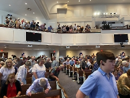 Audience at the Central Baptist Church, Crossville, TN