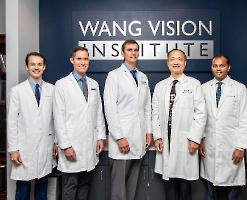 Doctors at Wang Vision Institute美国爱尔王明旭眼科中心医生们